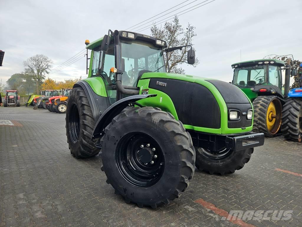 Valtra T 120 Traktorit