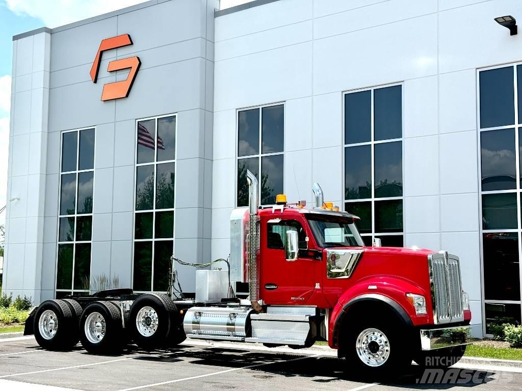 Kenworth W 990 Vetopöytäautot