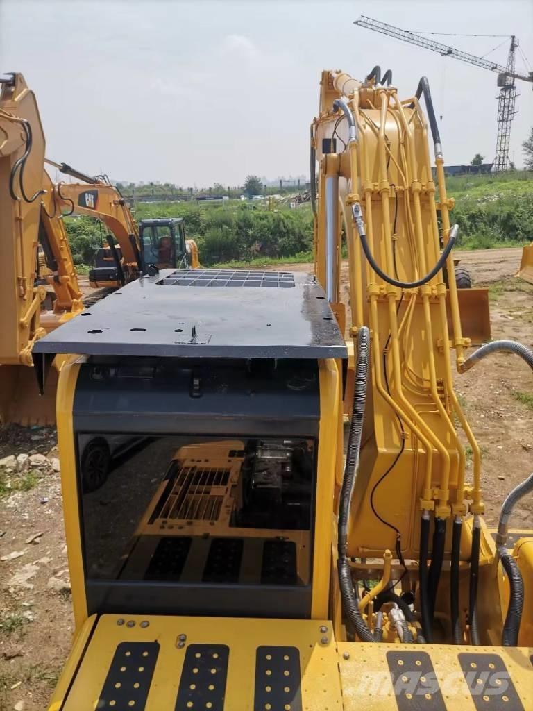 Komatsu PC 220-8 Telakaivukoneet