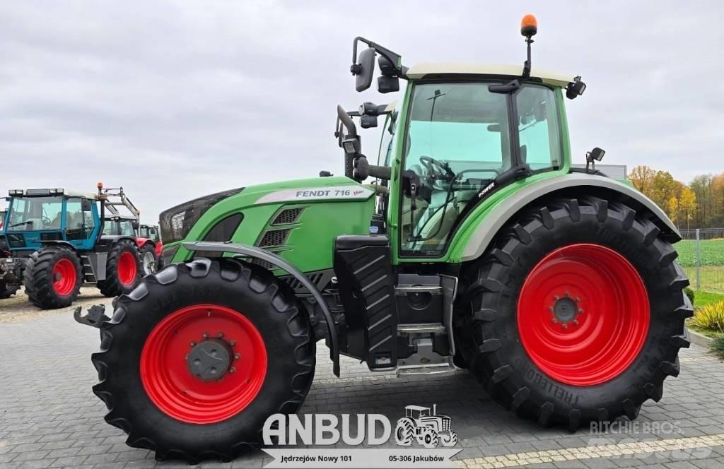 Fendt 716 Vario S4 Traktorit