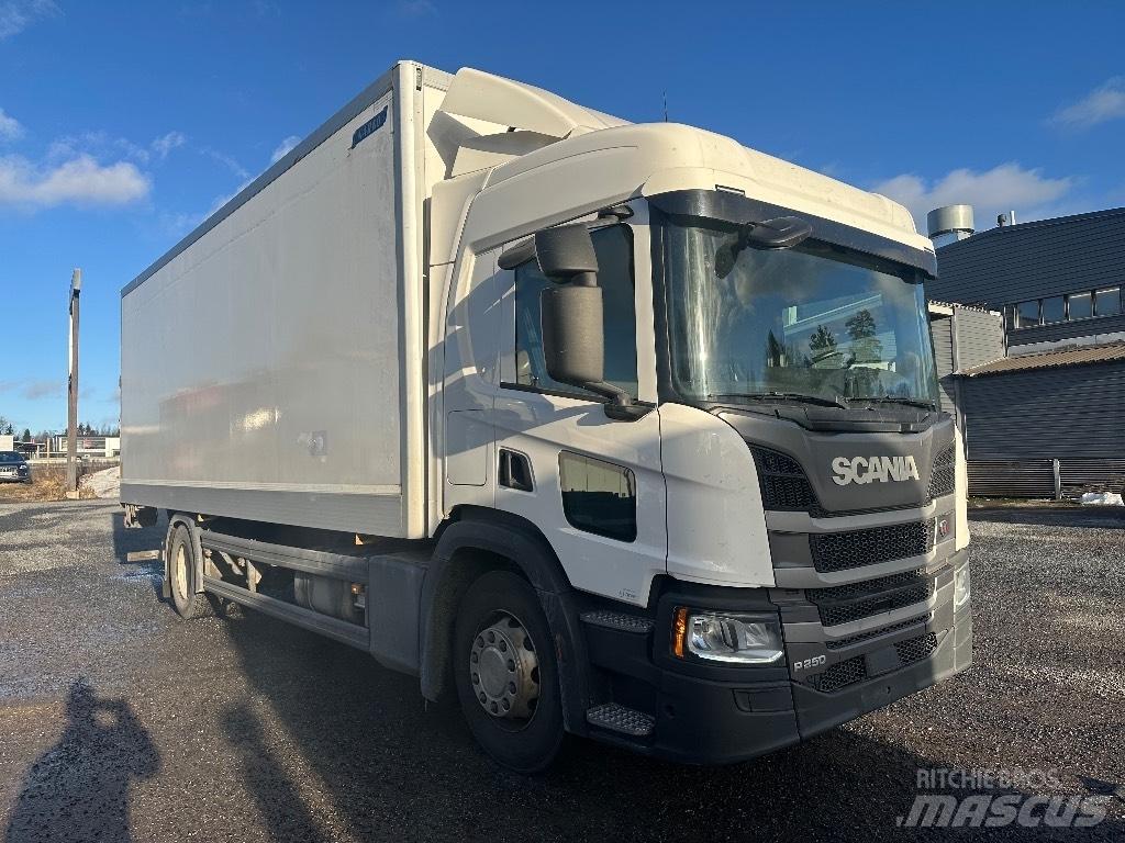 Scania P250 Umpikorikuorma-autot