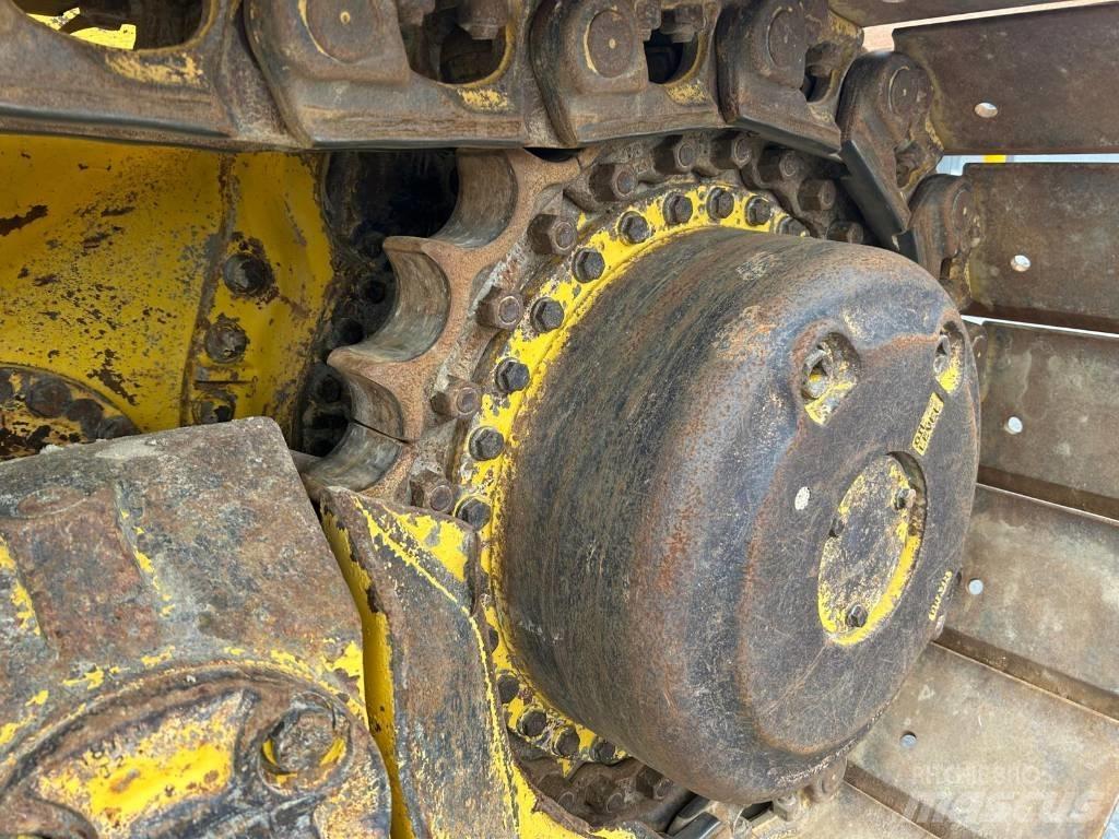 Komatsu D 65 WX-18 Telaketjupuskutraktorit