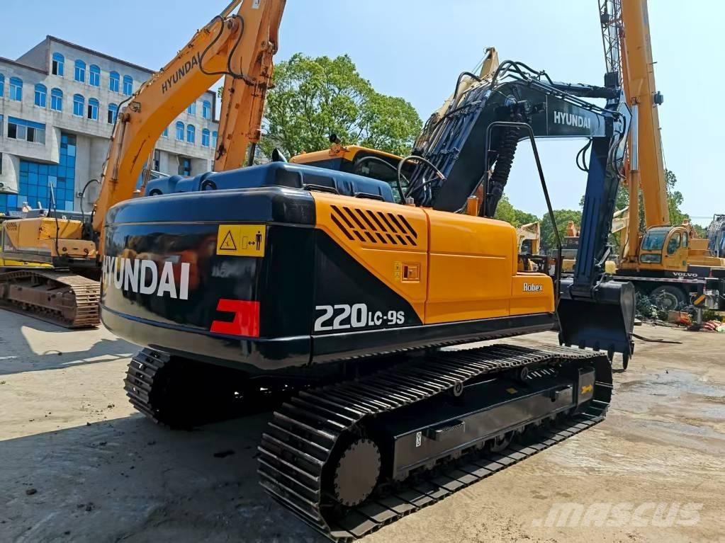 Hyundai R220LC-9S Telakaivukoneet
