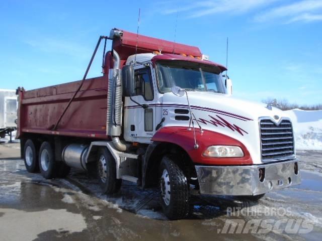 Mack CX 613 Sora- ja kippiautot