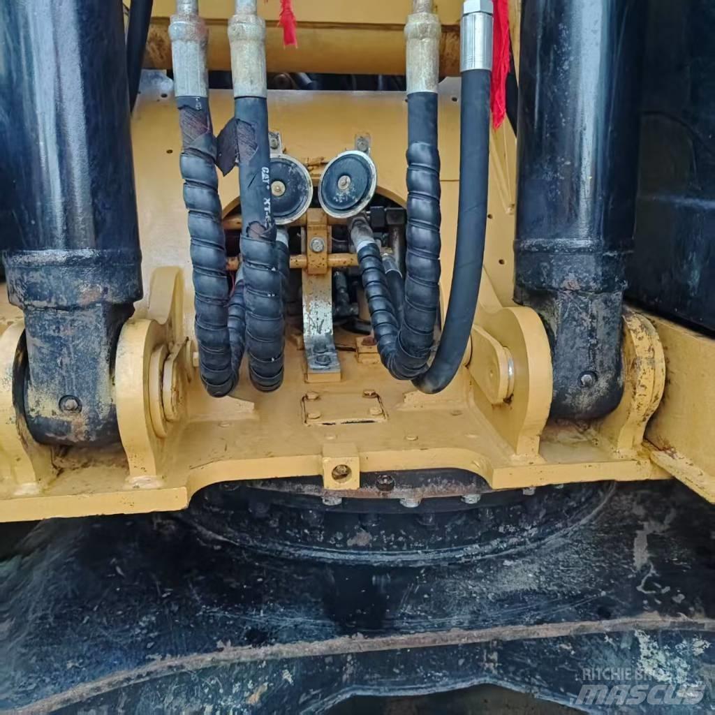 CAT 313 D Telakaivukoneet
