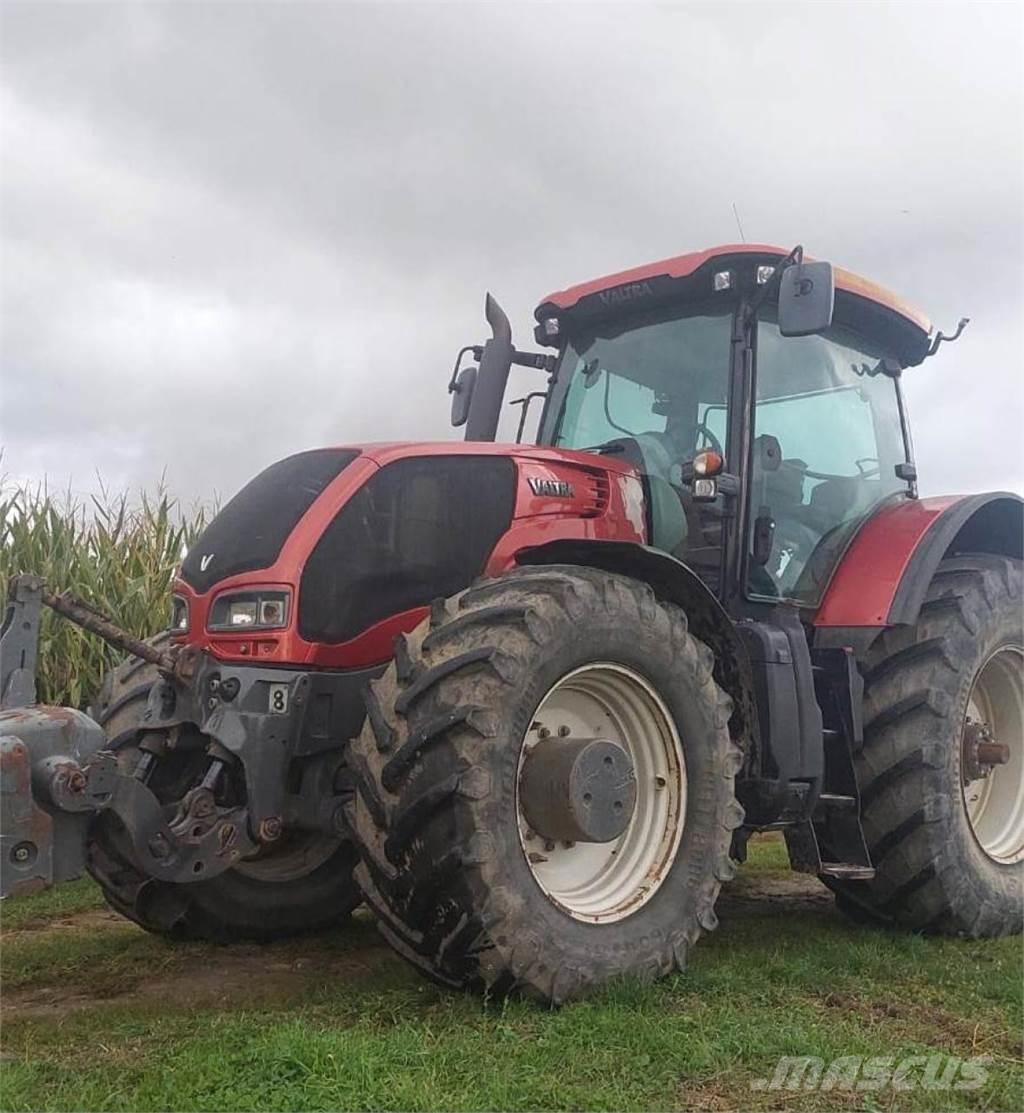 Valtra S352 Traktorit