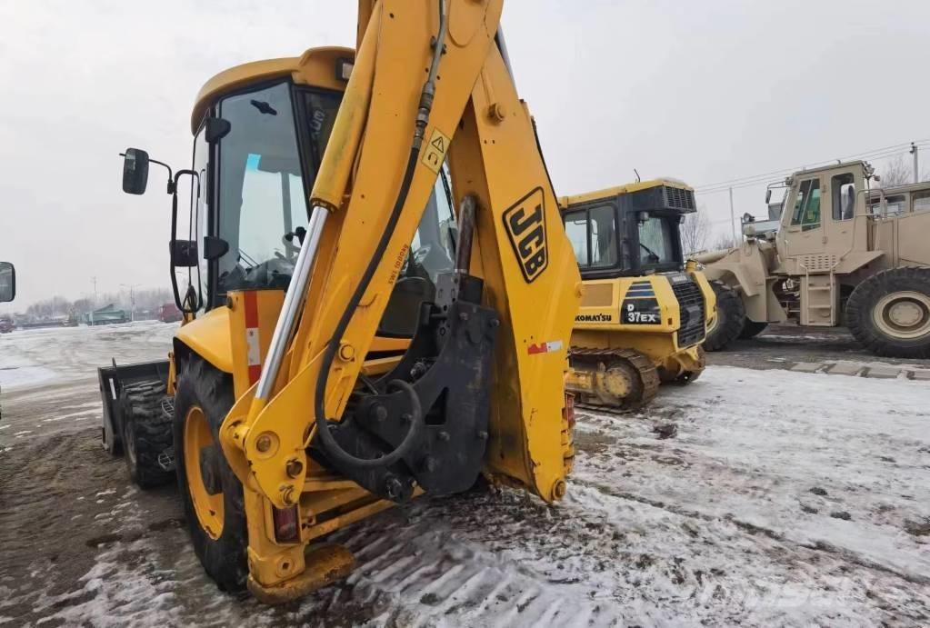 JCB 3CX Kaivurikuormaajat