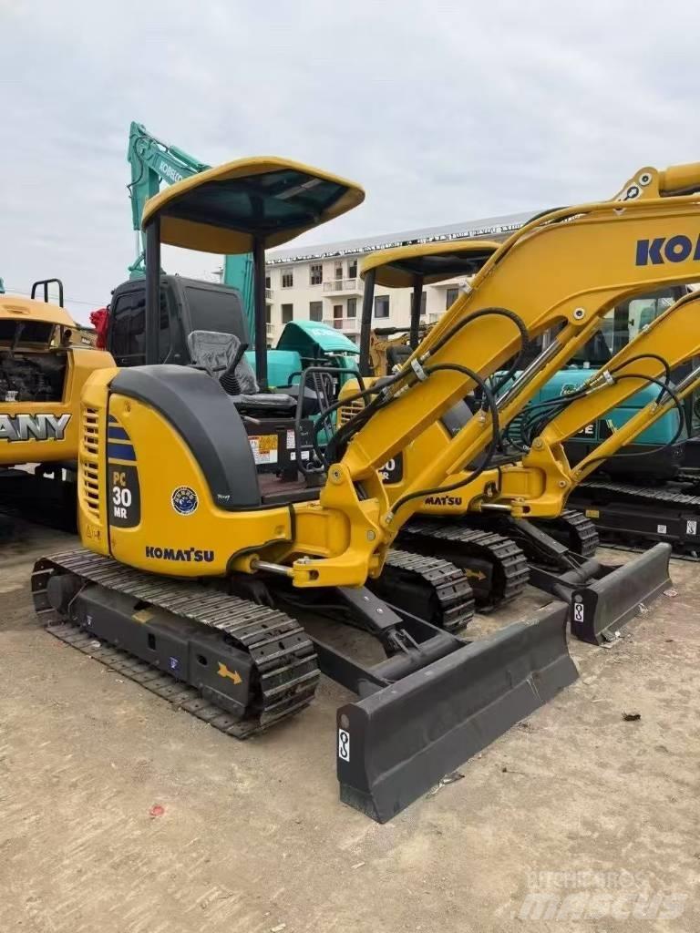 Komatsu 30 Telakaivukoneet