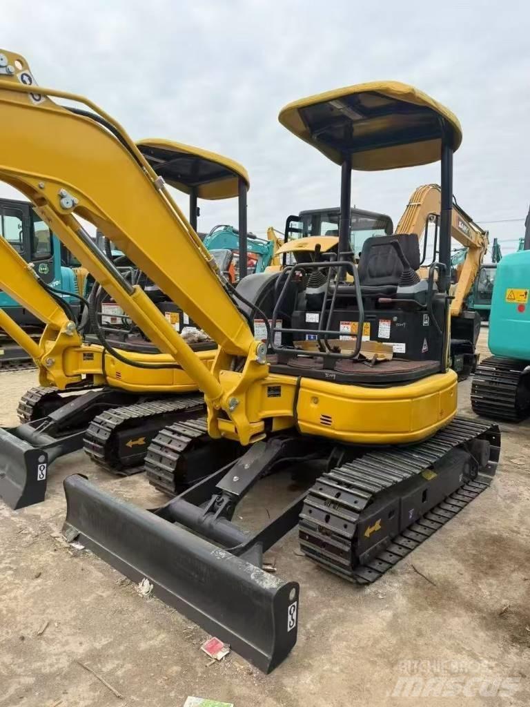 Komatsu 30 Telakaivukoneet