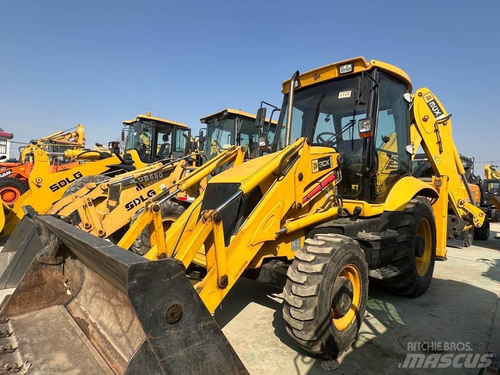 JCB 3 CX Kaivurikuormaajat