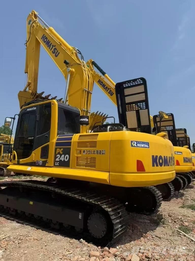 Komatsu 240LC-8 Telakaivukoneet