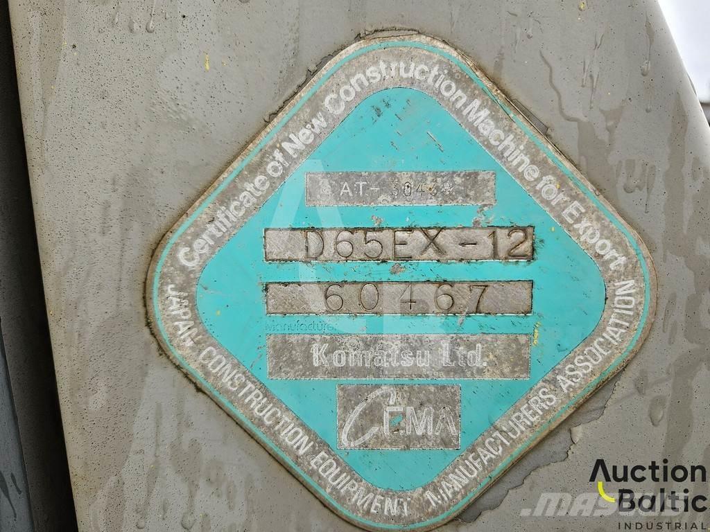 Komatsu D65EX-12 Telaketjupuskutraktorit