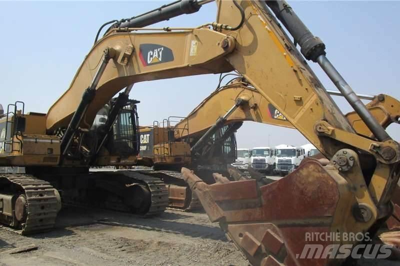CAT 385C Minikaivukoneet < 7t