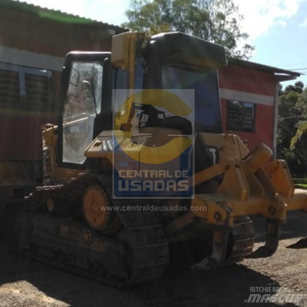 CAT D 6 N XL Telaketjupuskutraktorit