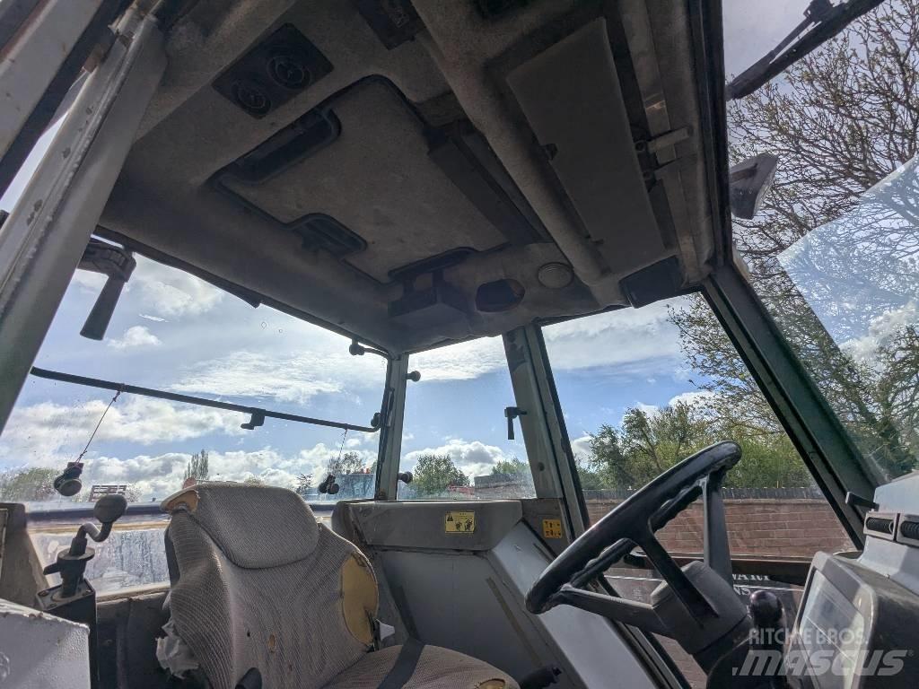 Massey Ferguson 399 Traktorit