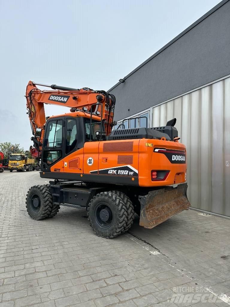 Doosan DX 190 W-7 Pyöräkaivukoneet