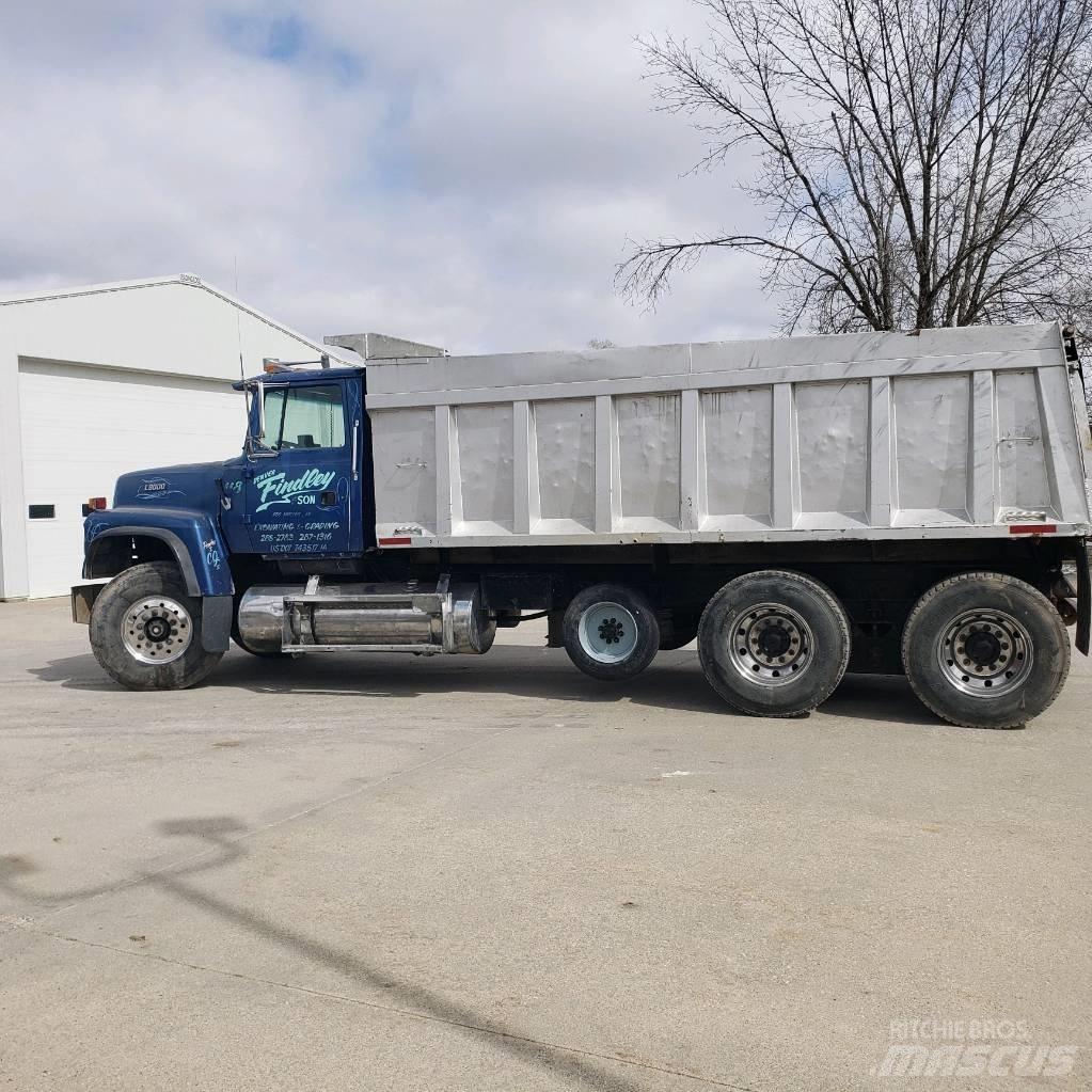 Ford L 9000 Sora- ja kippiautot
