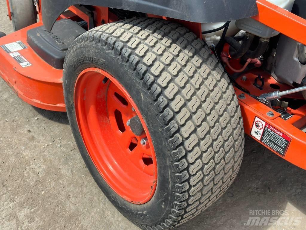 Kubota Z121S 0-kääntösäde leikkurit