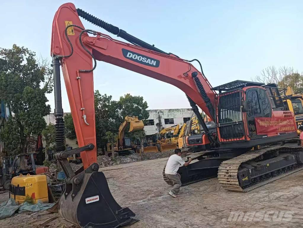 Doosan DX 225 LC Telakaivukoneet