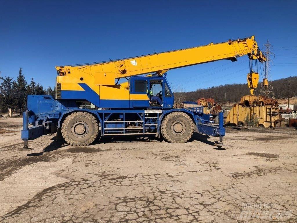 Kobelco RK 450 RT-nosturit