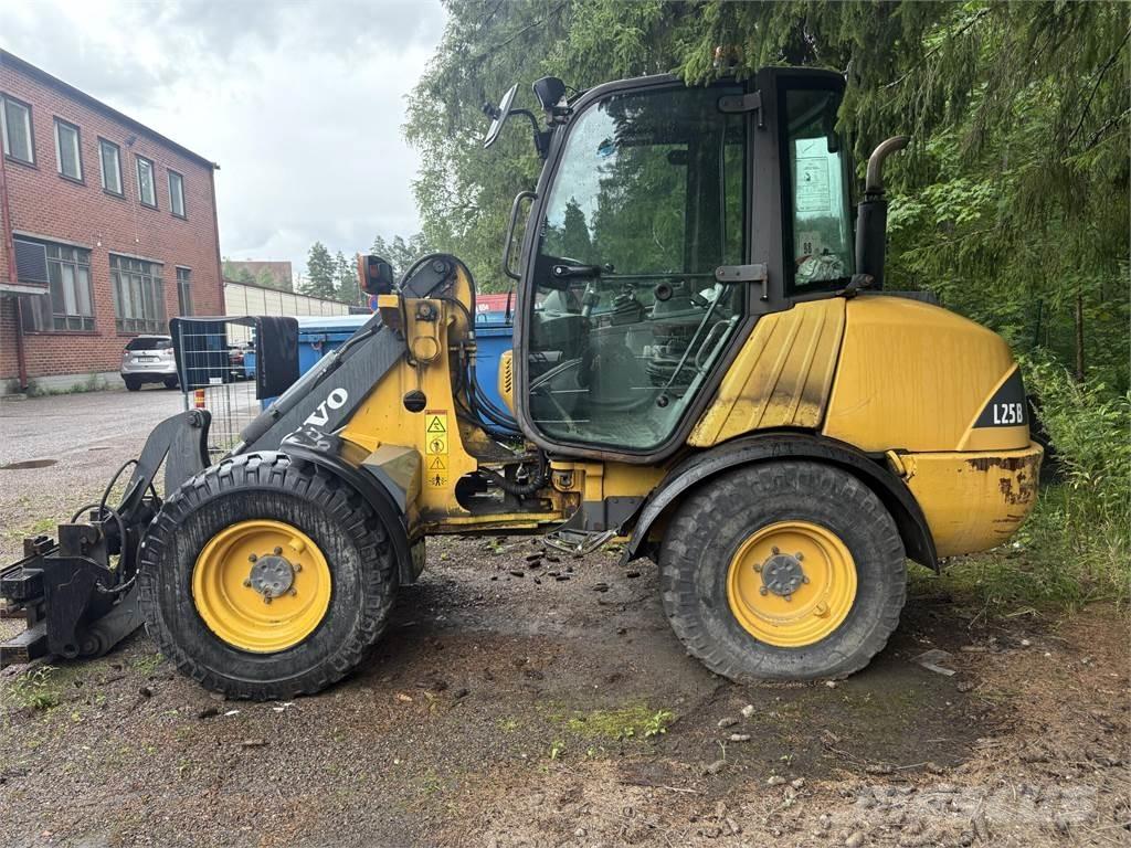 Volvo L 25 B Pyöräkuormaajat