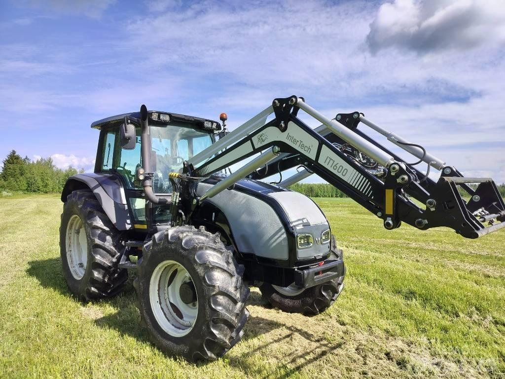 Valtra T120 Hitech Traktorit