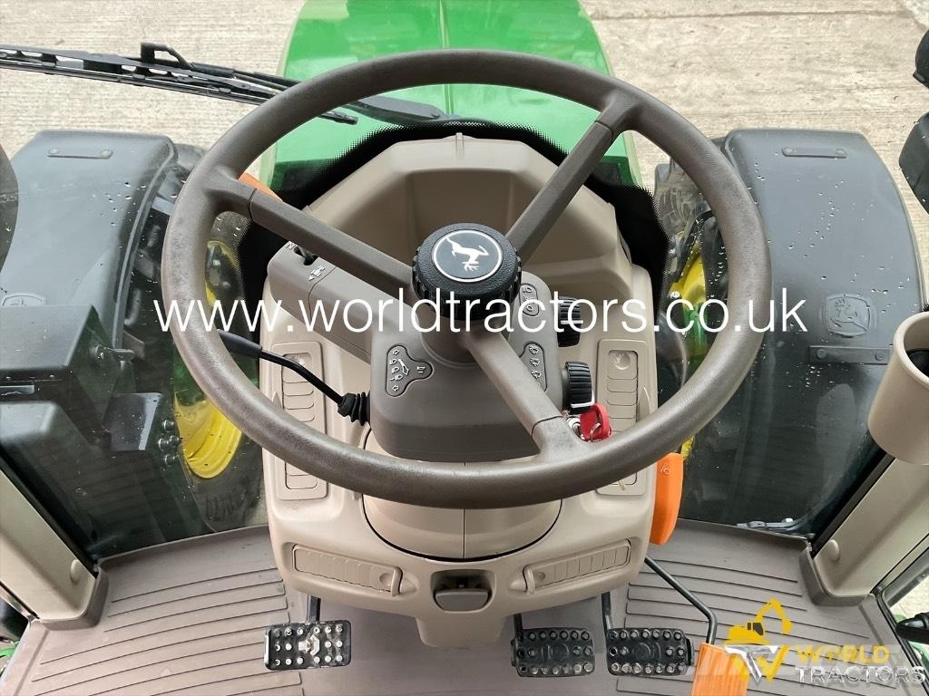 John Deere 6100 M Traktorit