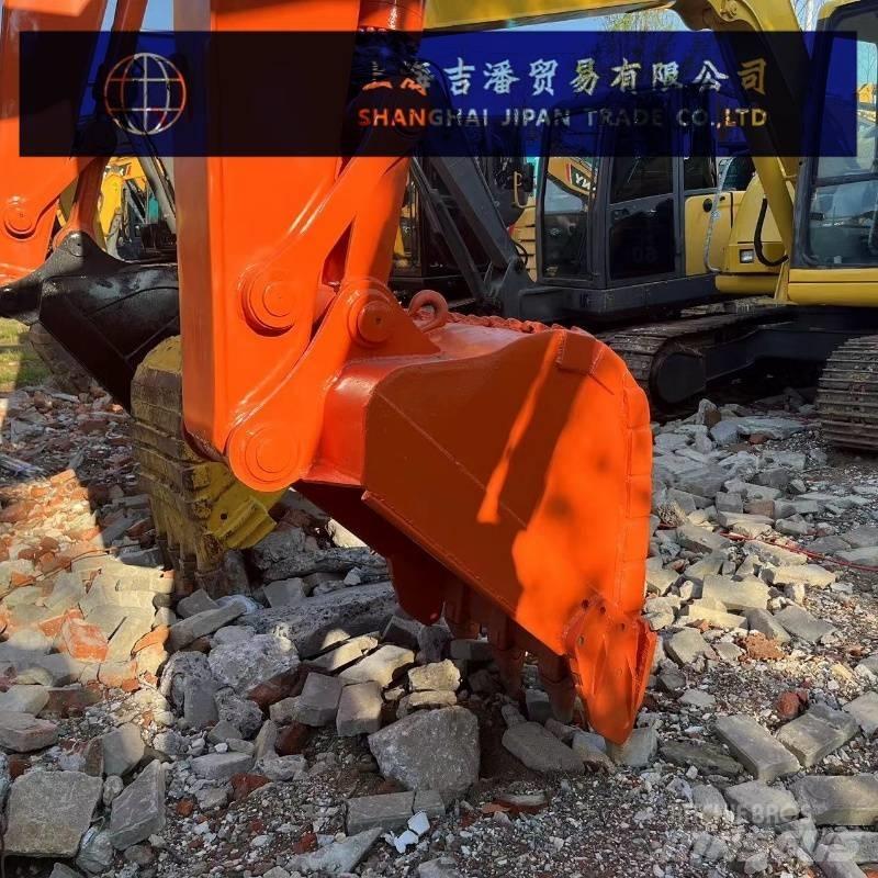 Hitachi ZX 135 Telakaivukoneet