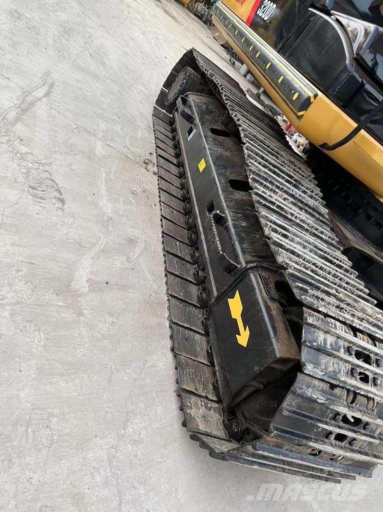 CAT 320 D L Telakaivukoneet
