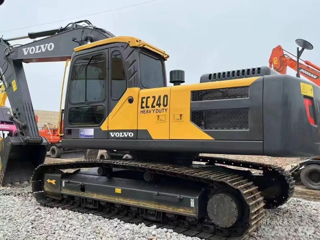Volvo EC 240 Telakaivukoneet