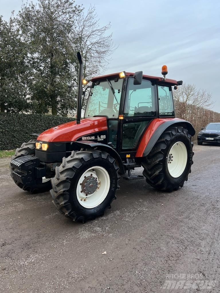 New Holland L 85 DT Traktorit