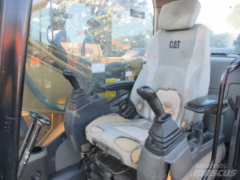 CAT 323 D L Telakaivukoneet
