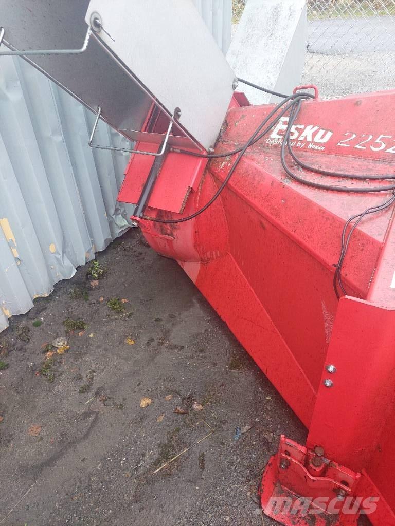 Esko 2252 H Lumilingot