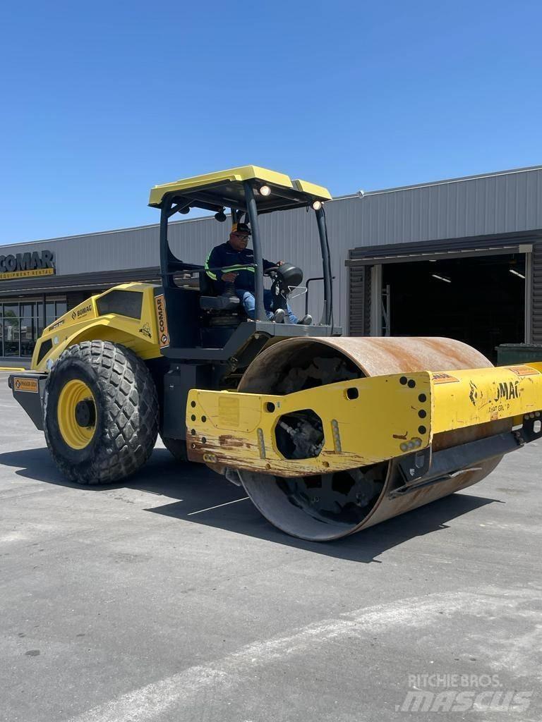 Bomag BW 211 DH-5 Yksivalssijyrät