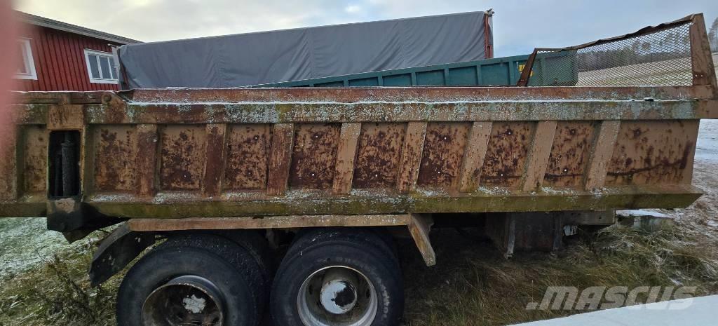 RKP Omavalmiste Kippiperävaunut