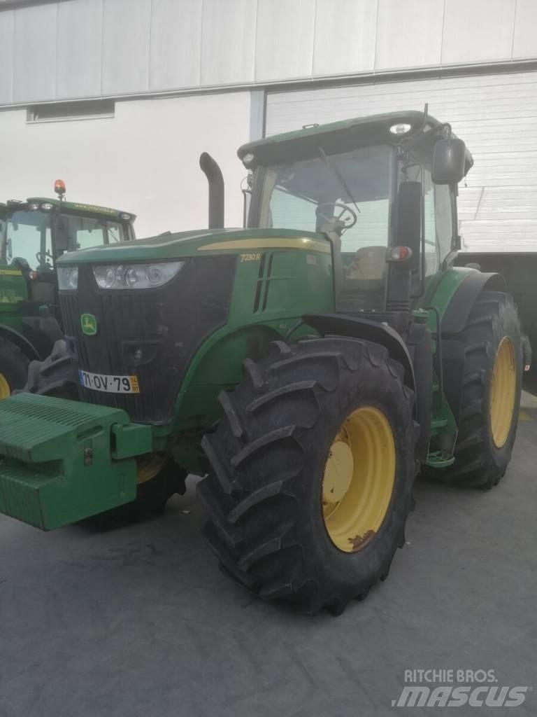 John Deere 7230 R Traktorit