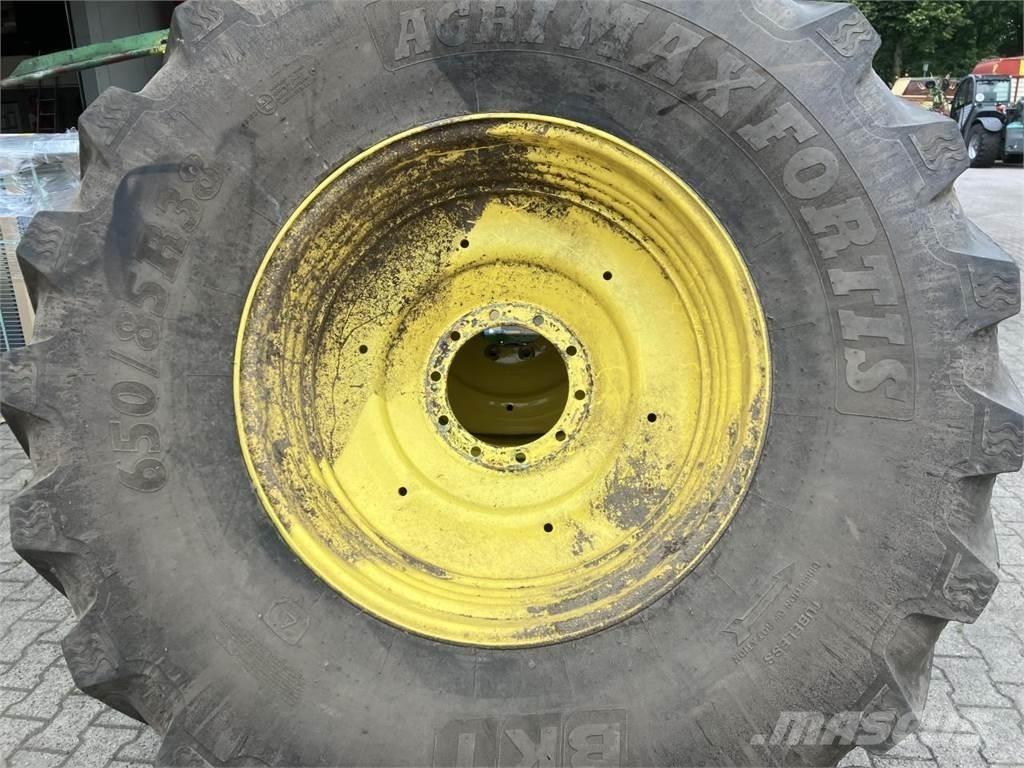 BKT 650/85R38 Renkaat ja vanteet