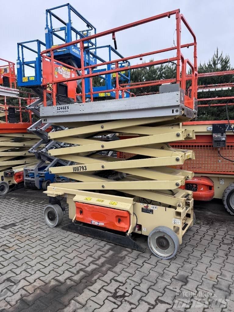 JLG 3246 ES Saksilavat