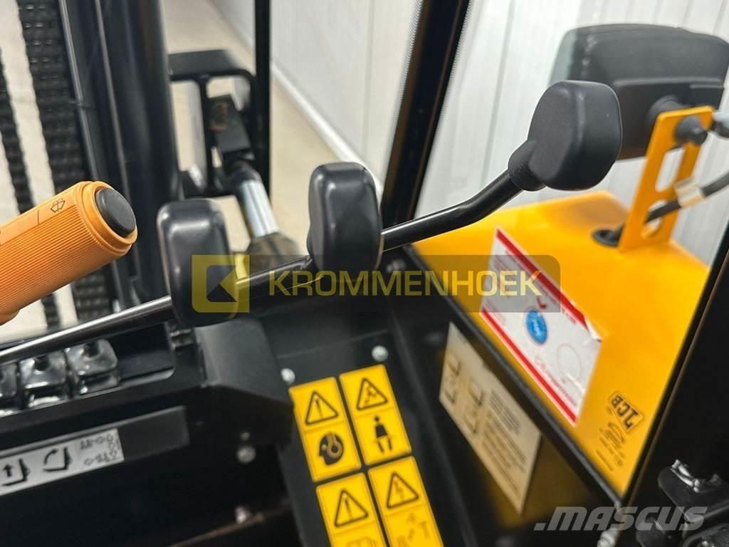 JCB 940 Maastotrukit