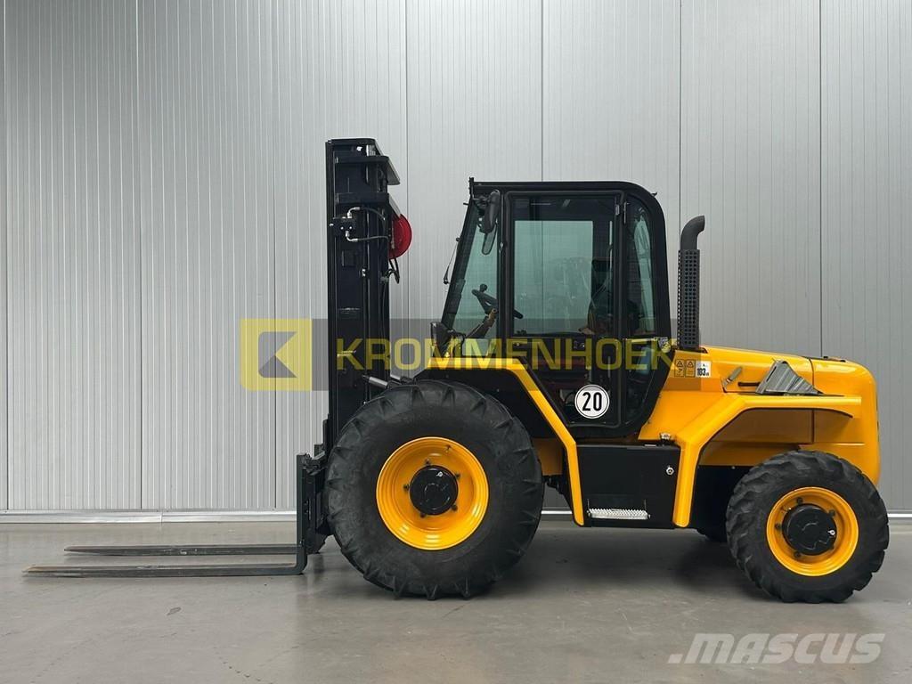 JCB 940 Maastotrukit