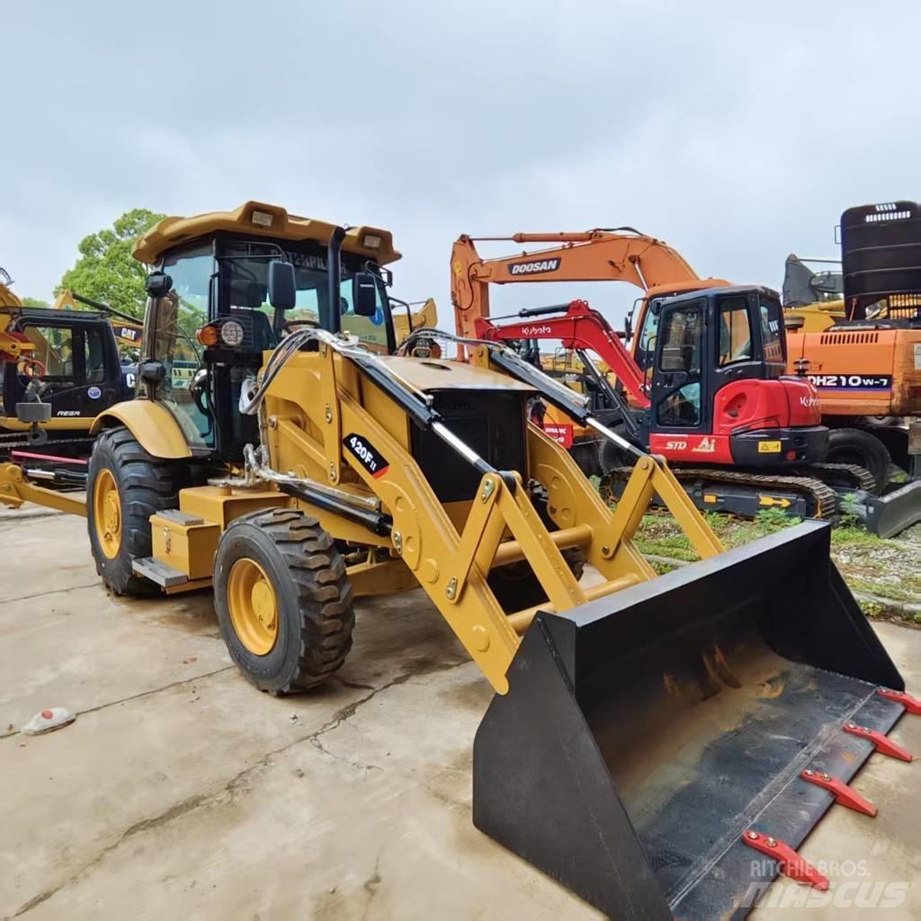 JCB 4 CX Kaivurikuormaajat