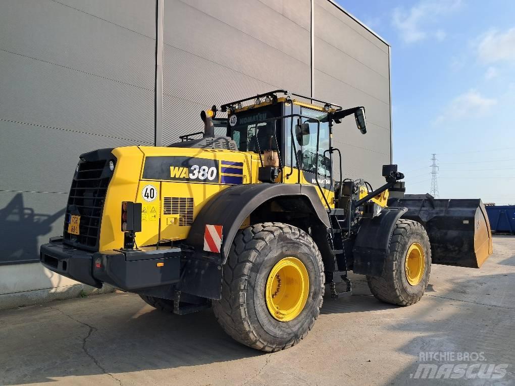 Komatsu WA380-8E0 Pyöräkuormaajat