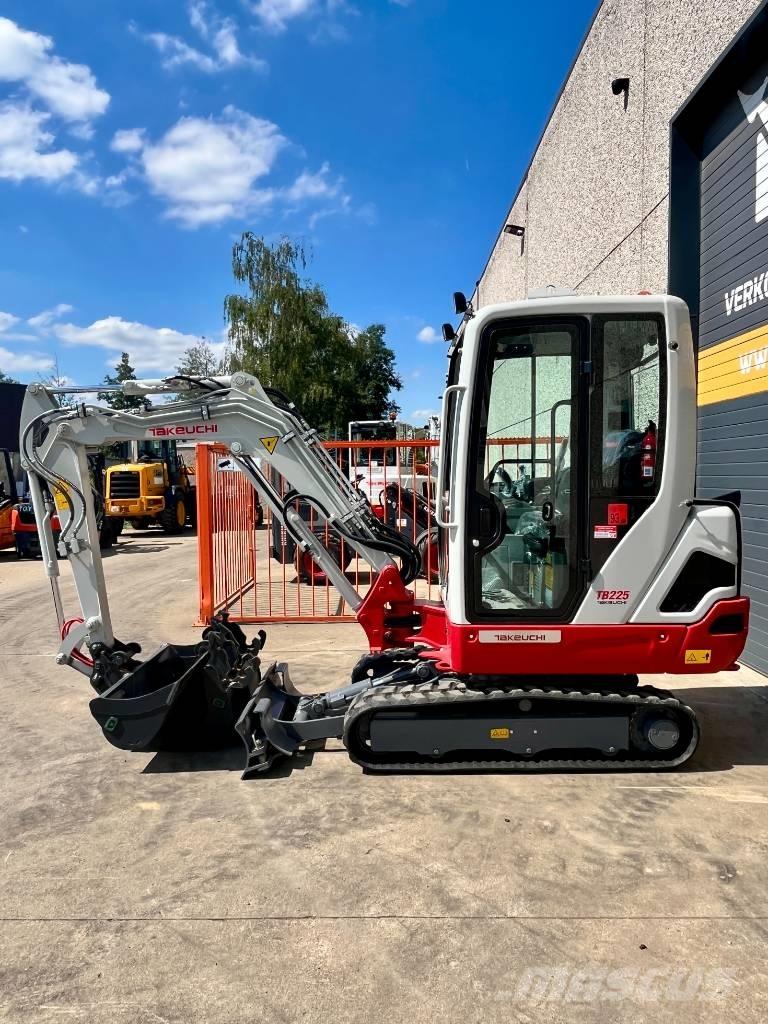Takeuchi TB 225 Minikaivukoneet < 7t