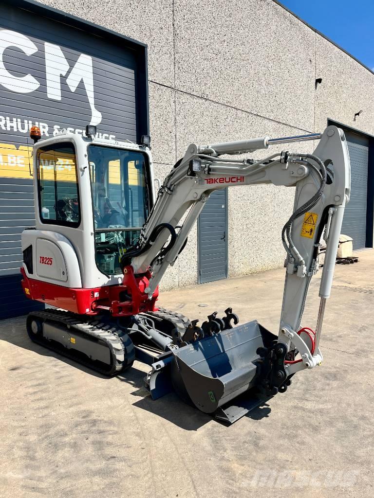 Takeuchi TB 225 Minikaivukoneet < 7t