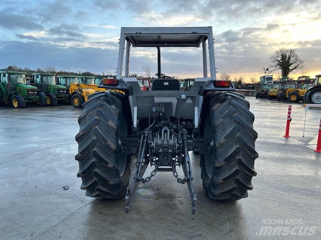 Massey Ferguson 390 Traktorit