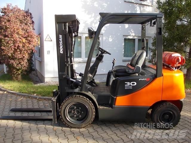 Doosan G 30 E Nestekaasutrukit