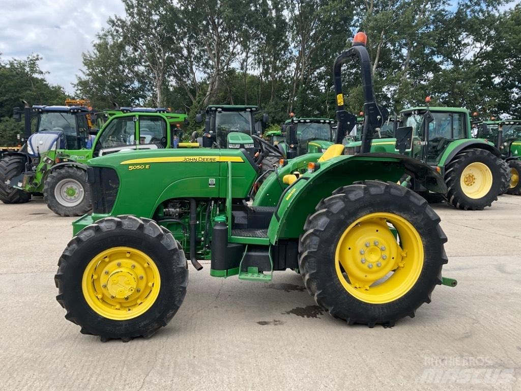 John Deere 5050E Traktorit