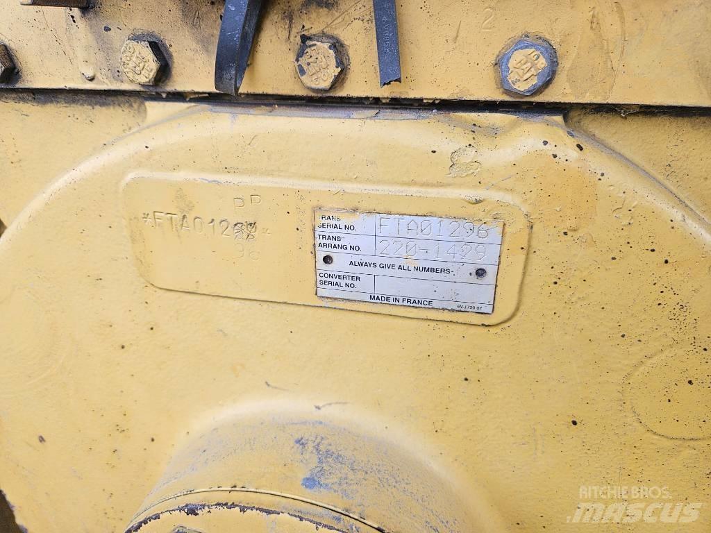 CAT D 6 T XL Telaketjupuskutraktorit