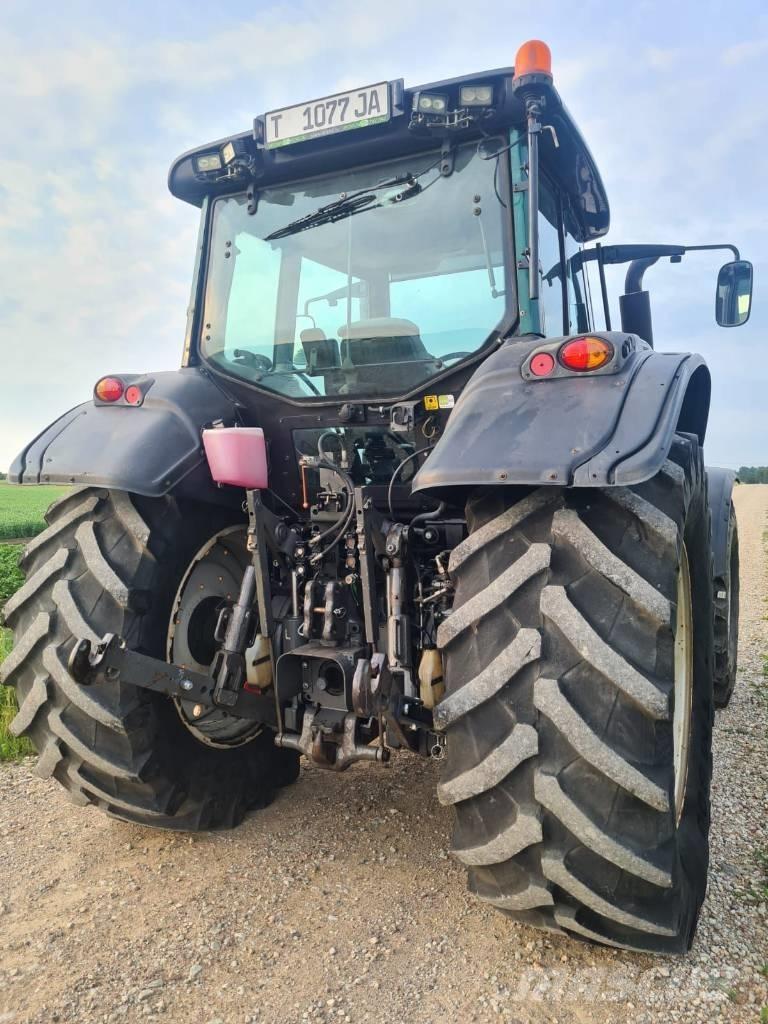 Valtra T 173 HiTech Traktorit