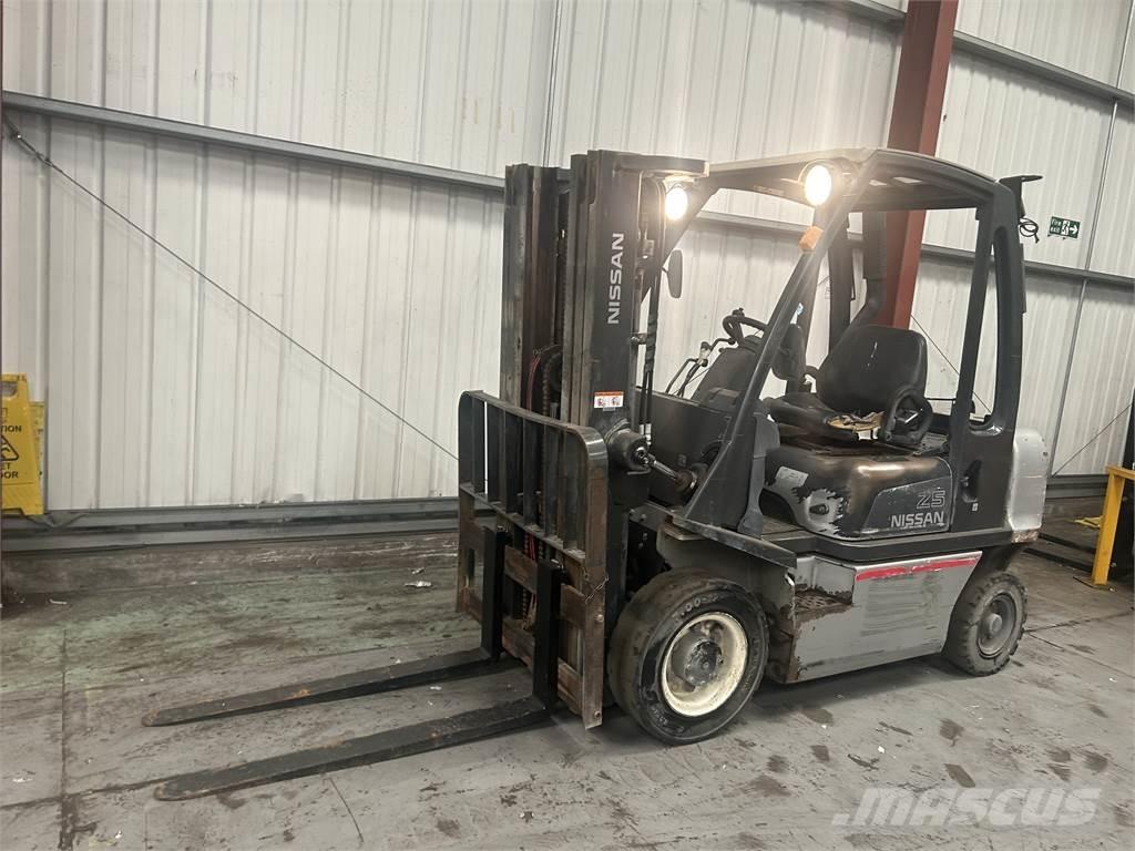 Nissan Y1D2A25Q Dieseltrukit